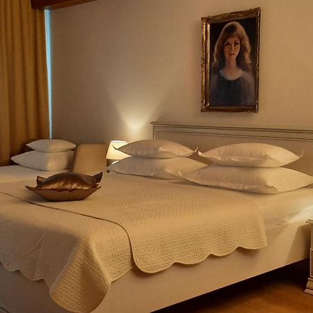 Guest House Fenix Brela Rom bilde