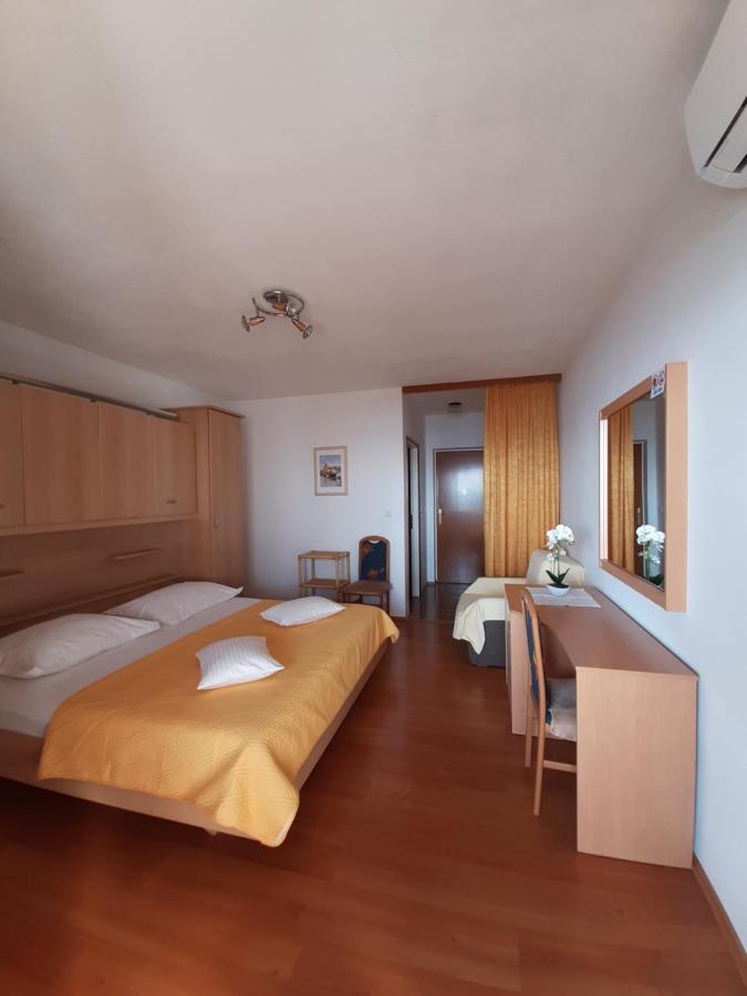 Guest House Fenix Brela Rom bilde